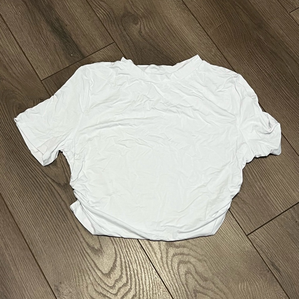 HALARA White Short Sleeve Cropped Tee